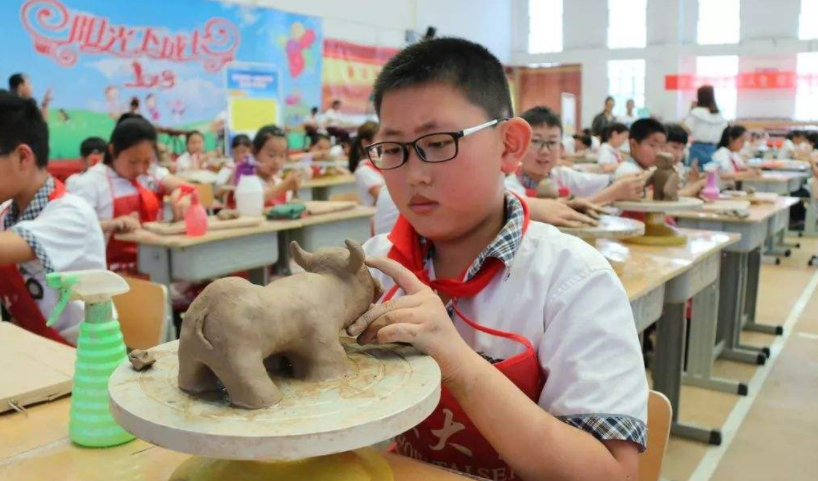 中小学延时服务落地后，新学期作息时间表曝光，家长却不淡定了