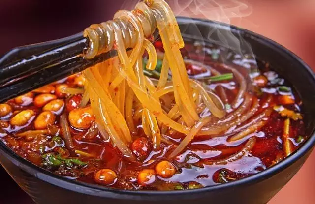 小吃店日销上千份的酸辣粉详细做法 麻辣鲜香酸且油而不腻香