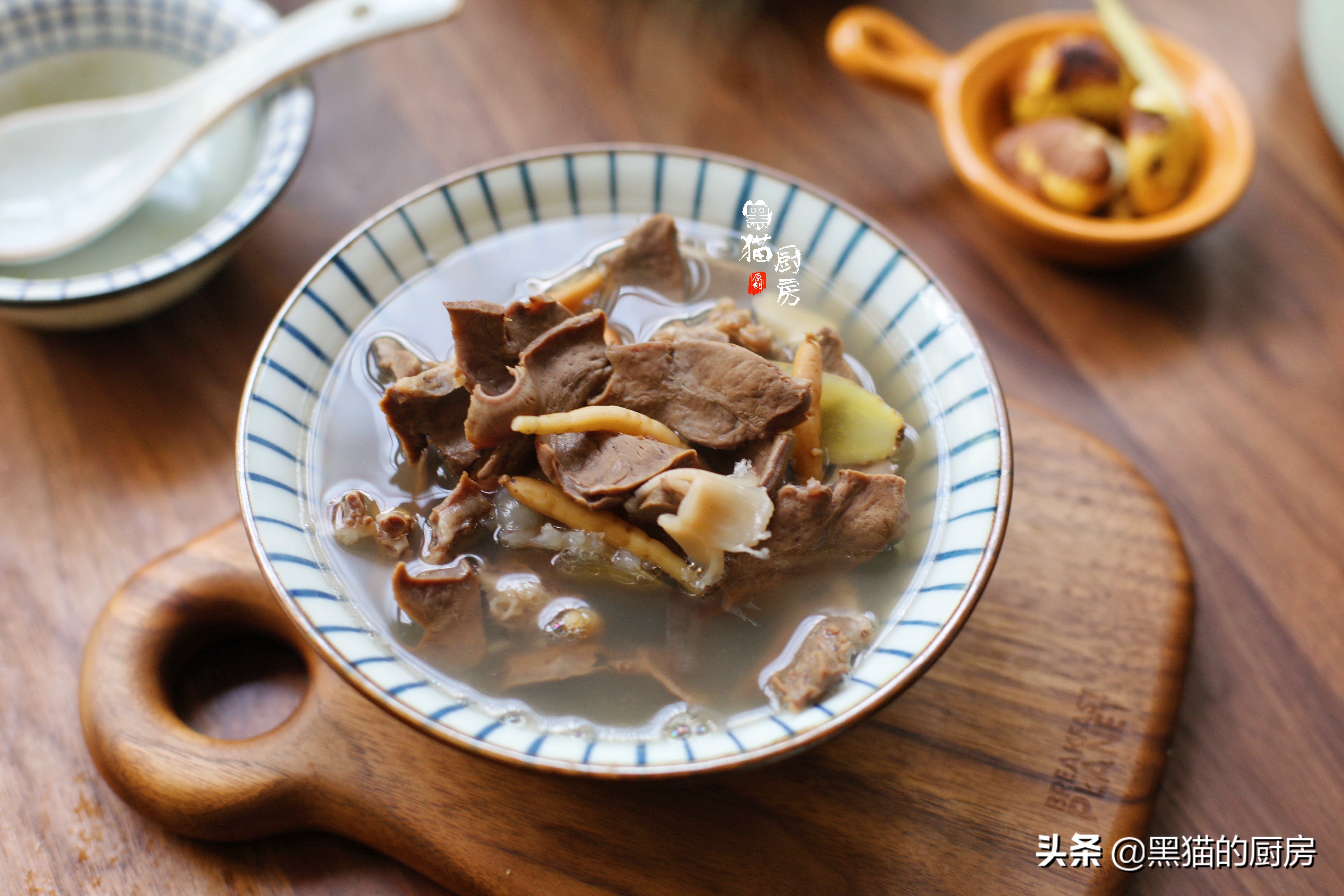 广东妈妈分享猪心汤的做法，季节交替多煲几次，孩子晚上睡眠好