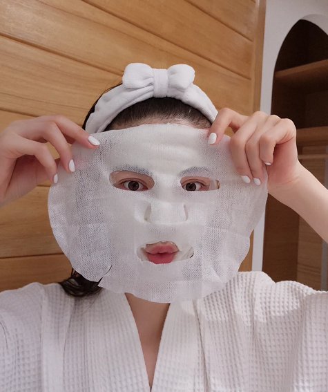 敷面膜洗还是不洗(晚上贴面膜好还是不洗脸好) - 114货源网