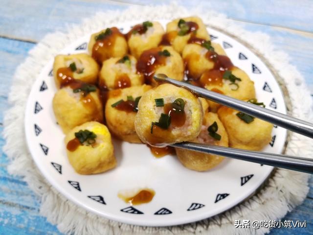 豆腐泡这样吃，不煎不炸、上锅一蒸10分钟出锅，荤素搭配真美味