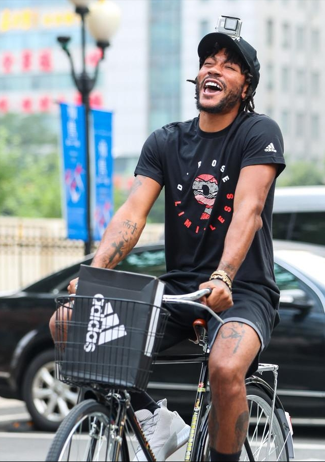 年薪768万的罗斯，为什么开得起NBA球星中最贵的座驾布加迪威龙？