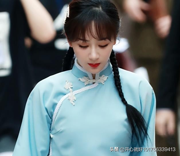 蓝衣黑裙的民国学生装被誉为最美校服,看12位女星谁演绎得最真实