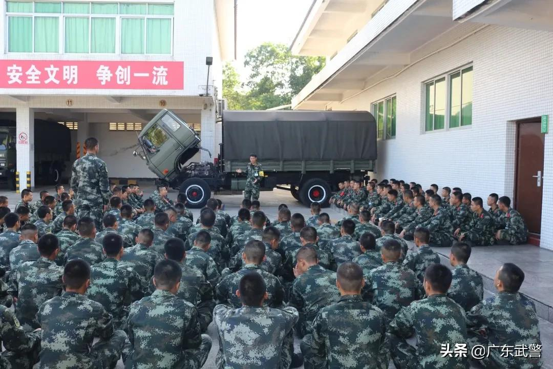 军营“驾校”开学啦！话不多说，赶紧上车~~~