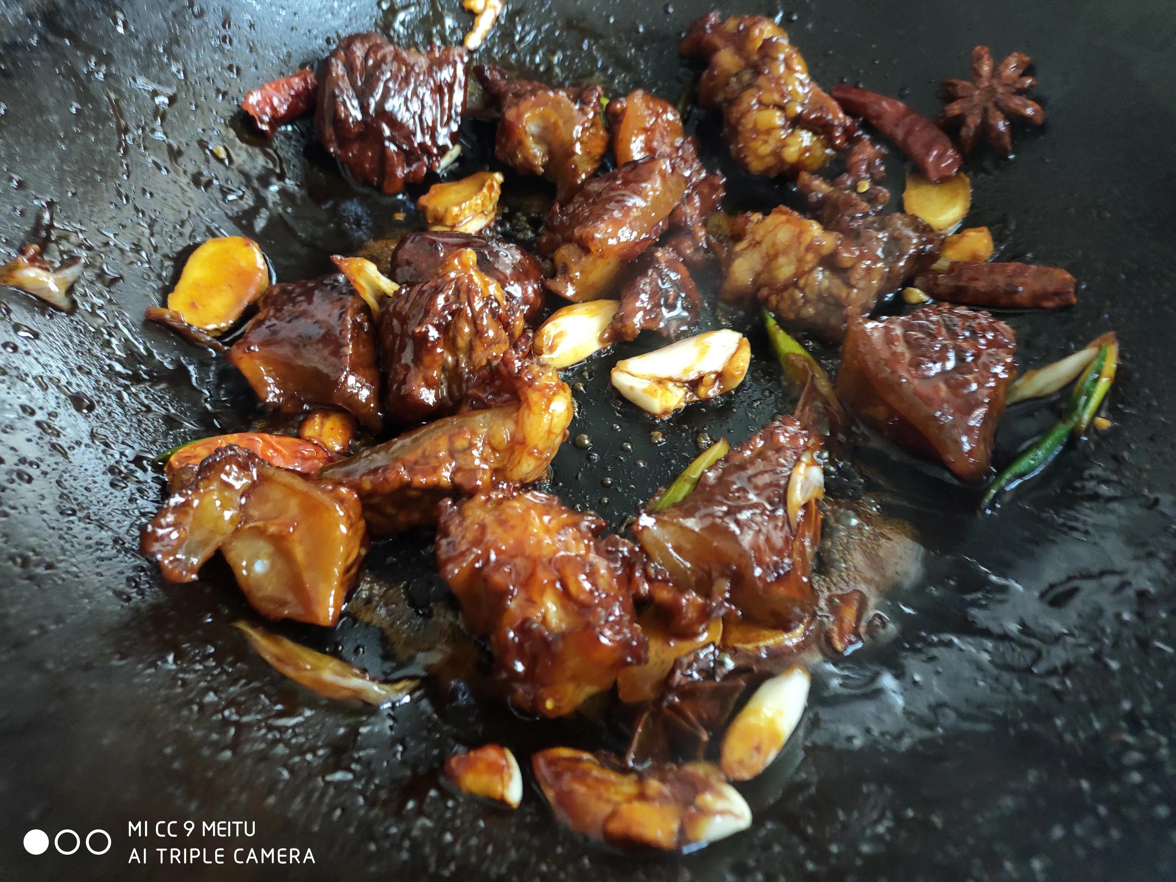 传统名菜红烧牛肉软烂鲜香、汤汁醇厚，教你咋做入味，年夜饭必备