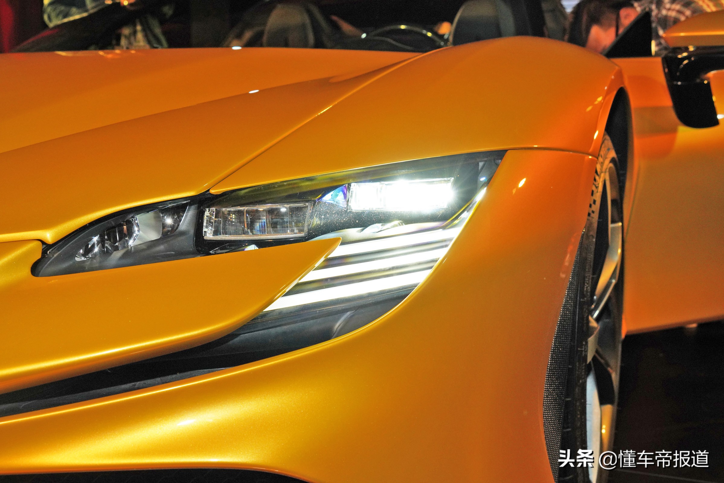 上市｜售499.8万元起，实拍法拉利SF90 Spider