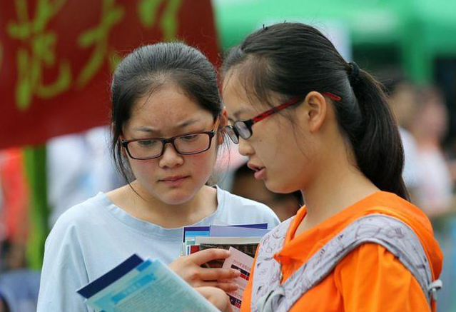 教育部发布通知，2021年高考结束不公布试题和答案，家长坐不住了