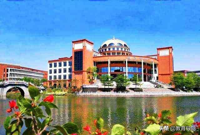 今年分数线最高的10所医科大学，划分为4个档次，考上就是赚到