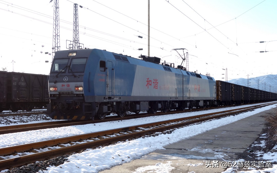 长度2.6公里载重2万吨，国产万吨运煤重载列车，这就是中国速度
