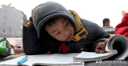 这几道数学题难倒众多大学生，老师说：这个题不难小学生直言简单