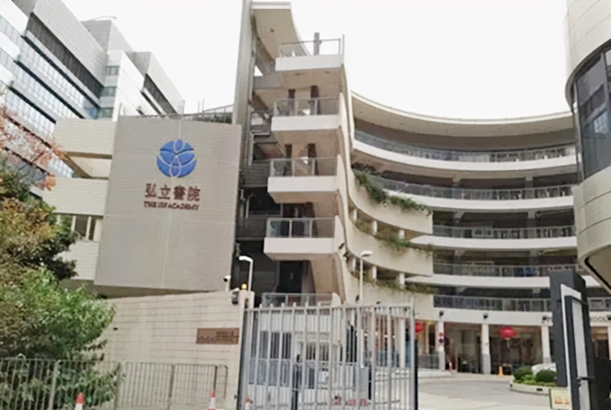 王耀武的后代过得怎么样？女儿生下“五朵金花”