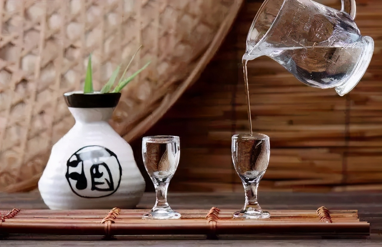酒问｜你对浓香型白酒了解多少？中国十大浓香型白酒有哪些？