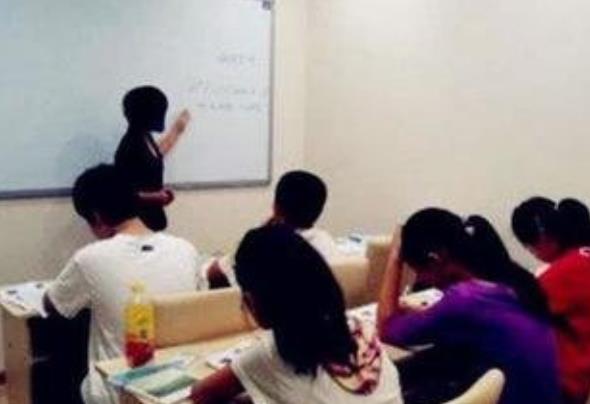 大学生的请假条花样多，想要“回家结婚”，辅导员给出神回复