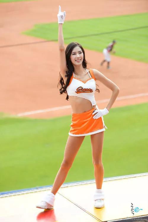 韩国棒球界女神亚洲最美拉拉队队长：朴姬兰