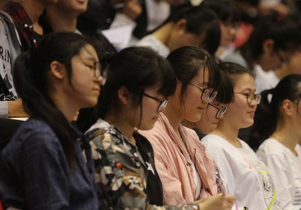 高考结束后，才发现“火箭班”和“普通班”的差距，选错悔不当初