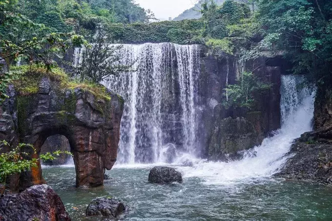 江南最后的秘境，云雾缭绕古寨梯田，美成仙境，成都出发动车直达