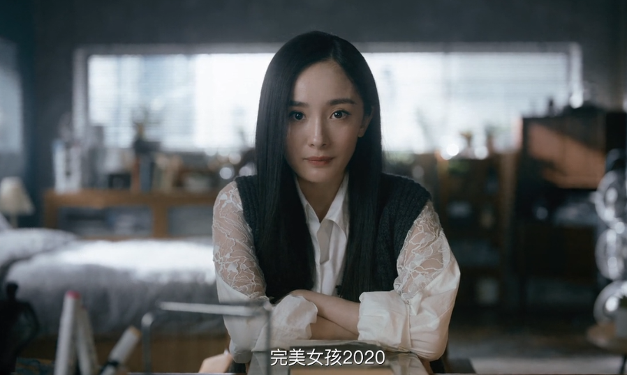 她是人们理想中的完美女孩,更确切地说是男性眼中的完美女孩