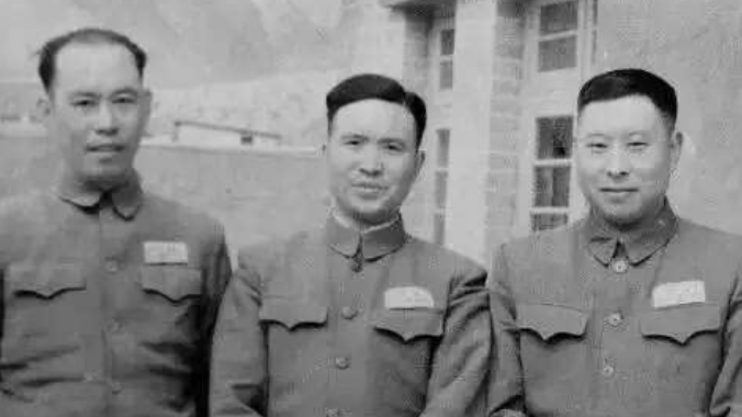 1986年刘伯承逝世，邓小平查看治丧委员会名单：怎么没有肖永银？