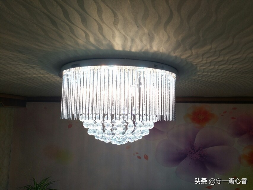 扫尘日拂去旧岁尘，洁净迎新气象新