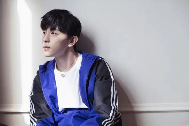 “北舞校花”金晨的蜕变史，她身后的绯闻男友，远不止张继科一个