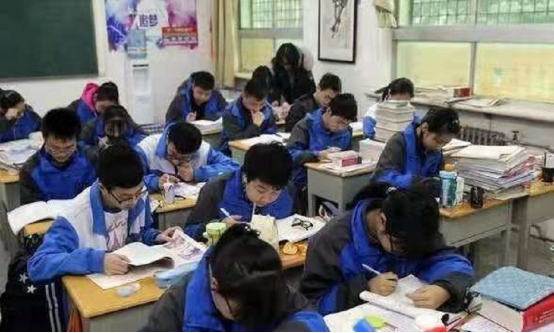 中考失利没读成高中，技校和就业该怎样抉择？读书或并非唯一出路