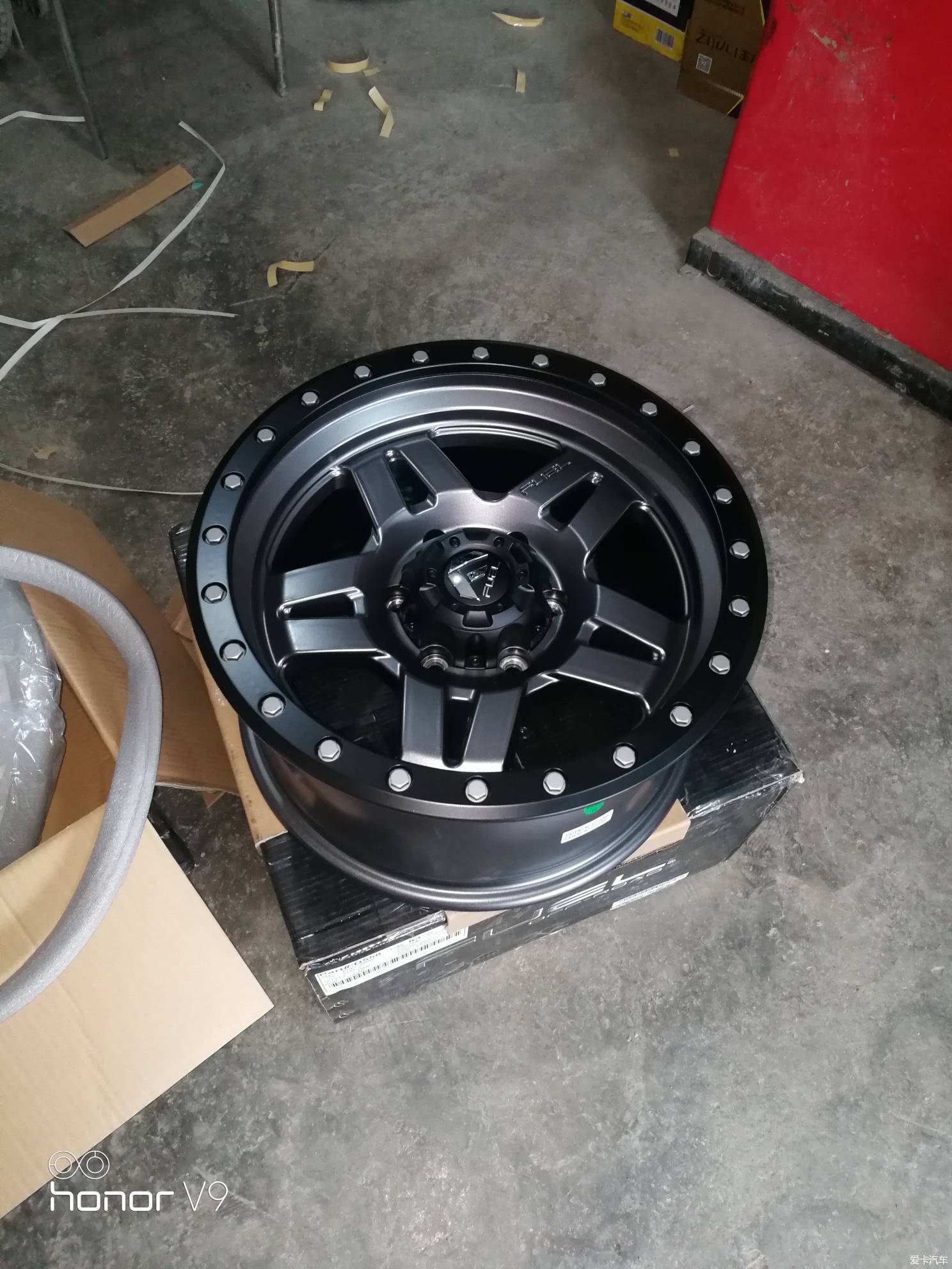 奶爸的自驾“遛娃神器”？丰田FJ酷路泽提车，轻度改装分享