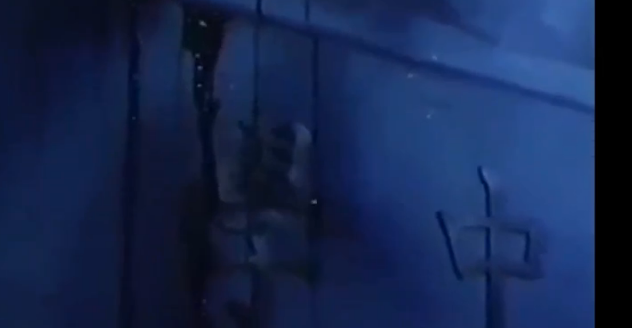 在这部1988年的老电影中，袁洁莹演女学生，林正英演警察