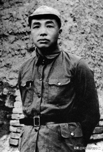 一张染血的照片：坚守53年将遗腹子抚养成人，死后终与丈夫同穴