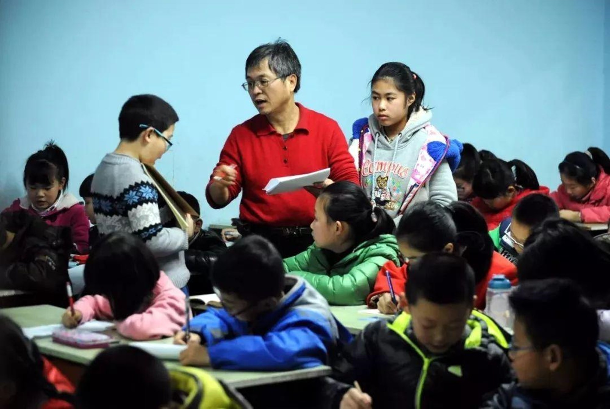 辅导班变“过街老鼠”，各地出台“举报热线”，有奖揭发受欢迎