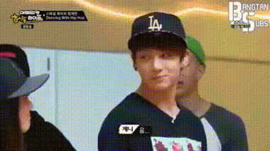 郑号锡电梯事件，V甩毛巾RAP，算尴尬吗？Jin：别看我的