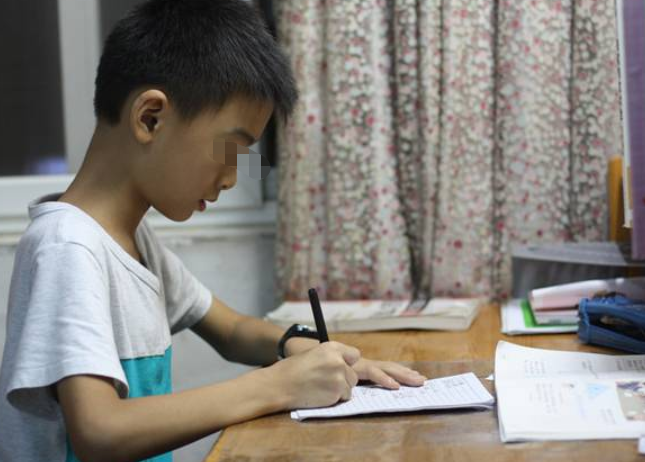 浙江一小学发布“睡眠令”，21点上床睡觉，20多天后家长笑了