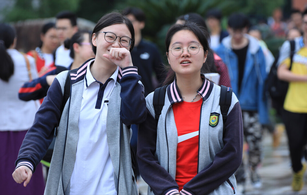 高考当天为何不能穿校服，老师一语道破玄机，学生需提前知晓