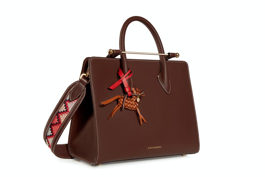 凭什么她被称为最美女律师？