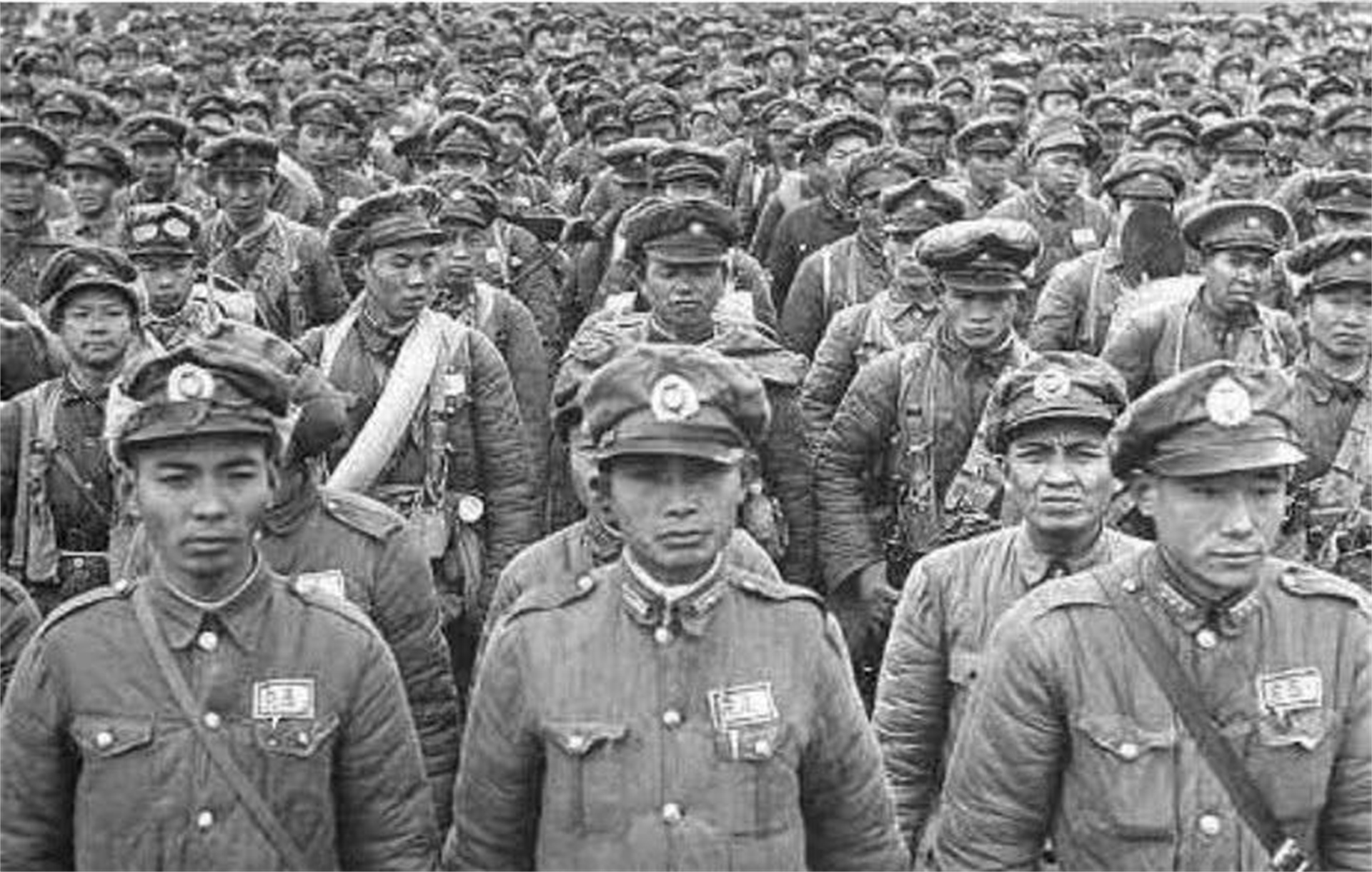 1949年,蒋介石逃到台湾后,是怎么把手中的百万国民党大军玩没的 1949年,蒋介石逃到台湾后,是怎么把手中的百万国民党大军玩没的