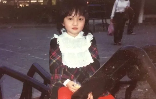 妈妈不疼、舅舅不爱,还遭闺蜜伤害,张韶涵的遭遇,没那么简单