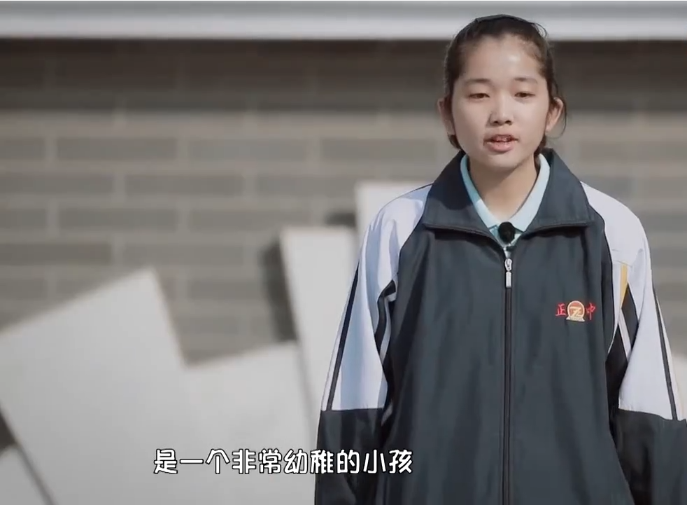 高二“古风”女孩，用《钗头凤》表白后桌男孩，老师都忍不住赞赏