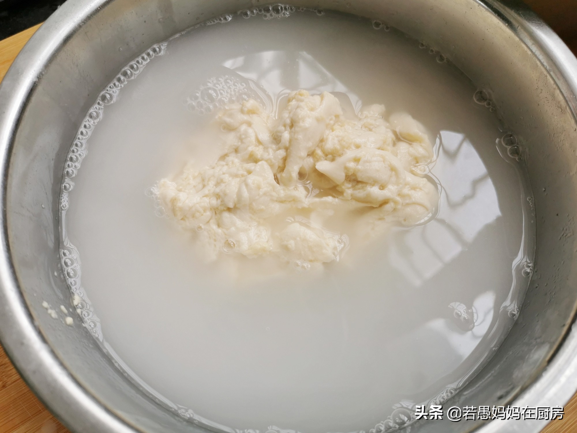 为啥你做的凉皮开裂不筋道？原来是这些步骤没做对，看看中招没