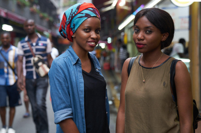 浙江这所大学招生遇冷，有专业位次下降1万多，或与黑人外教有关