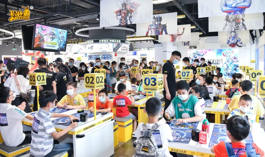 1毛钱的奥特曼卡，已经悄悄赚走小学生15亿了