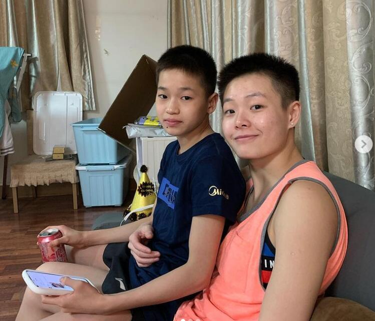 宠溺全红婵！陈艾森：陪你一起练力量！师姐：婵宝宝想我了没？