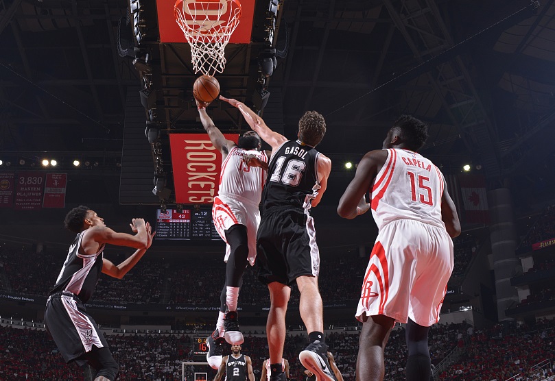 nba为什么造犯规(为什么哈登会改变NBA造犯规？格林直言，太多拙劣的表演)