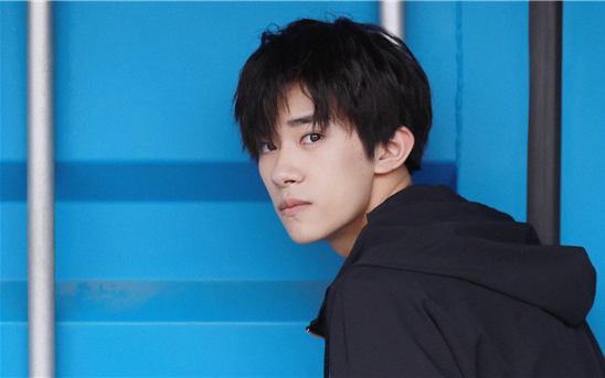 易烊千玺也偏科，高考数学考了100分，语文95分，英语不及格