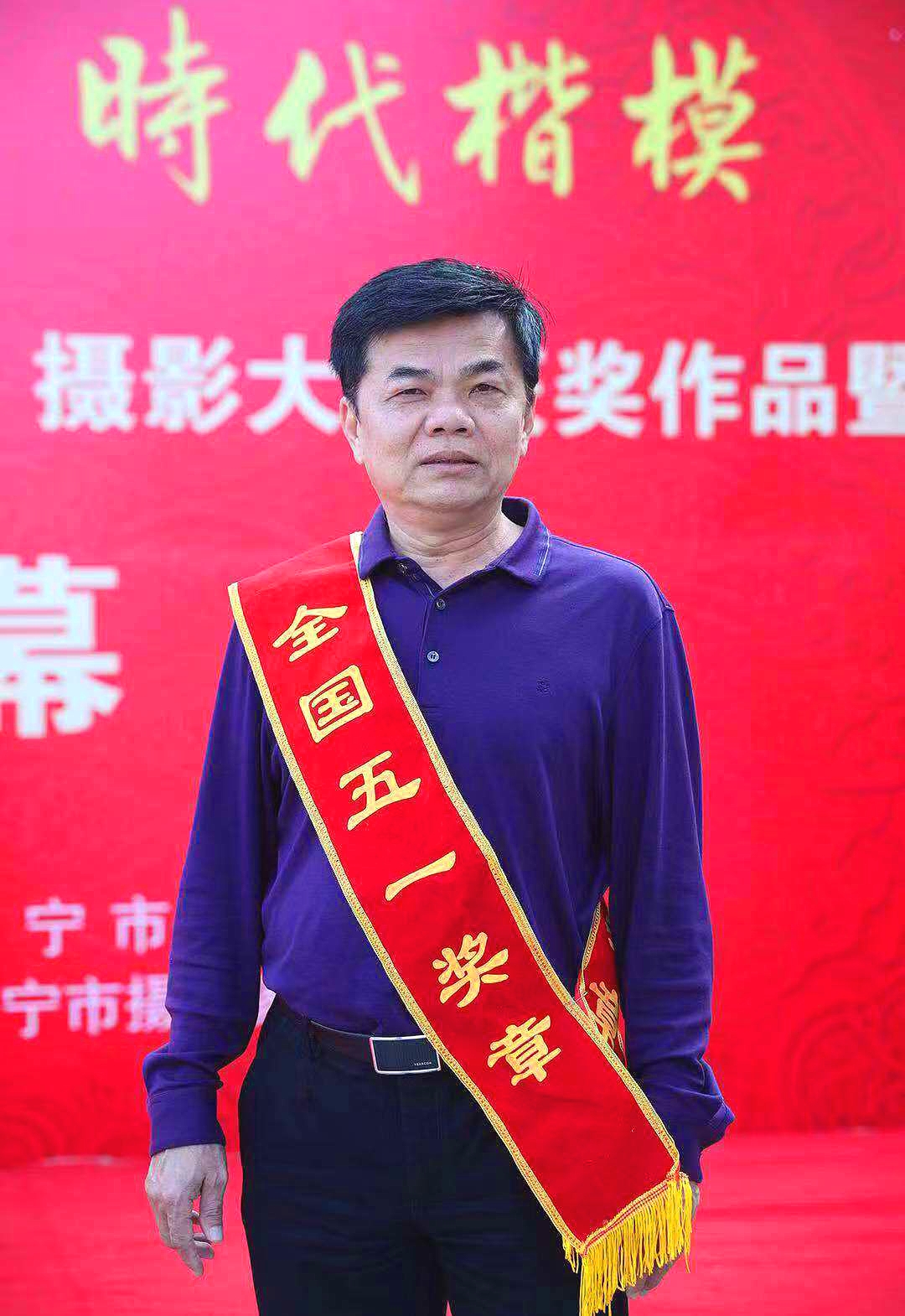 万宁市第二中学：“低进优出”，映日的荷花别样的红