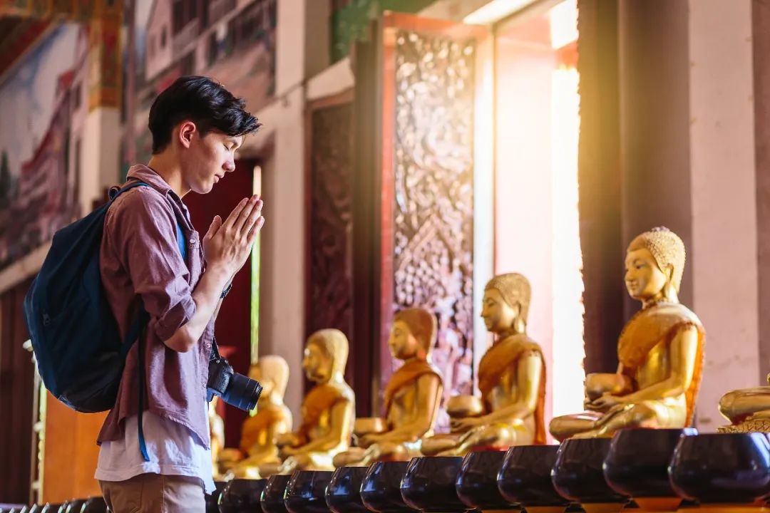 说要躺平的我，却在寺庙支楞了起来