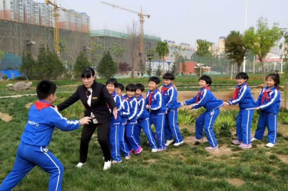 当春游变成“社会实践”还有意义吗？学生表示不满，家长掏空钱包