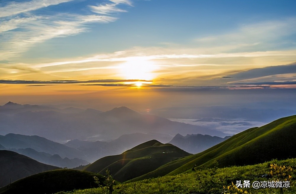 沐浴朝阳，感受青春，邂逅午后，体会人生，遇见晚霞尝尽人生百味