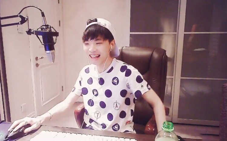 mc赵小磊离开皇族 - 直播好站