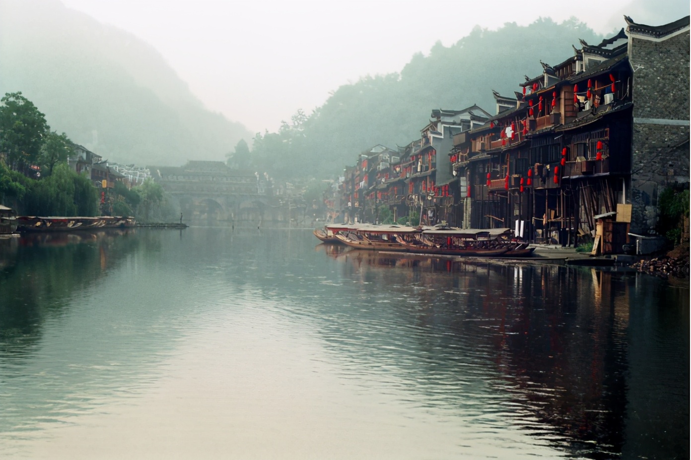 开发商的罪恶：把湘西古镇装扮得怡红快绿，沈从文：我不该写边城