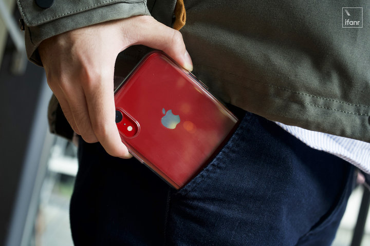 谁是今年最「抗摔」的手机？iPhone 12？