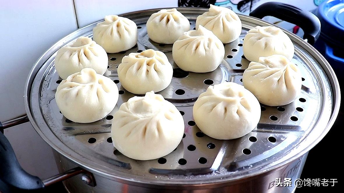 蒸馒头和包子，切记要“三次醒发”，不然出锅后死皮、塌陷还难吃
